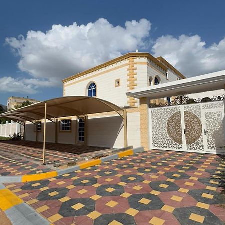 International Abu-Dhabi Hostel Villa Abou Dabi Extérieur photo