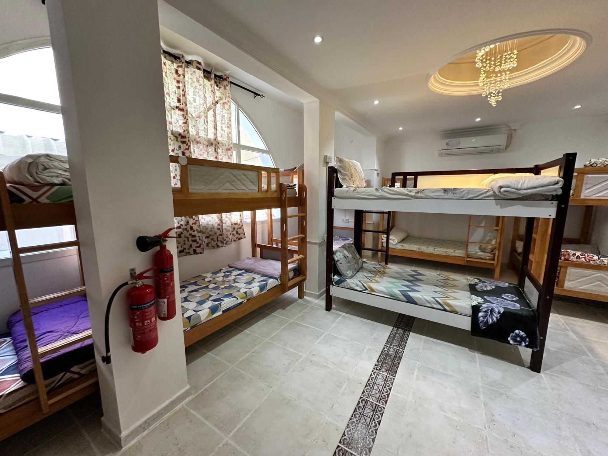 International Abu-Dhabi Hostel Villa Abou Dabi Extérieur photo