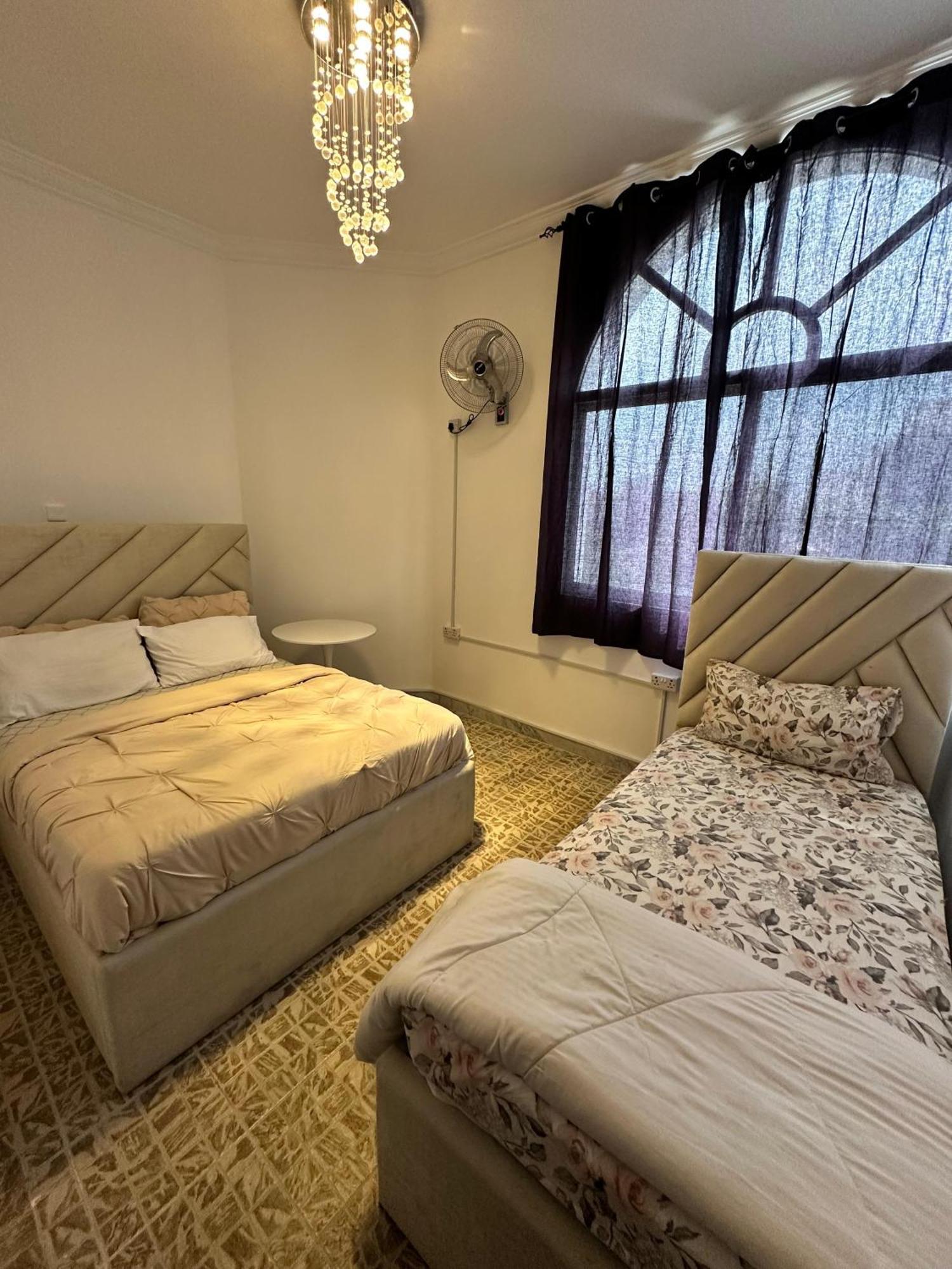International Abu-Dhabi Hostel Villa Abou Dabi Extérieur photo