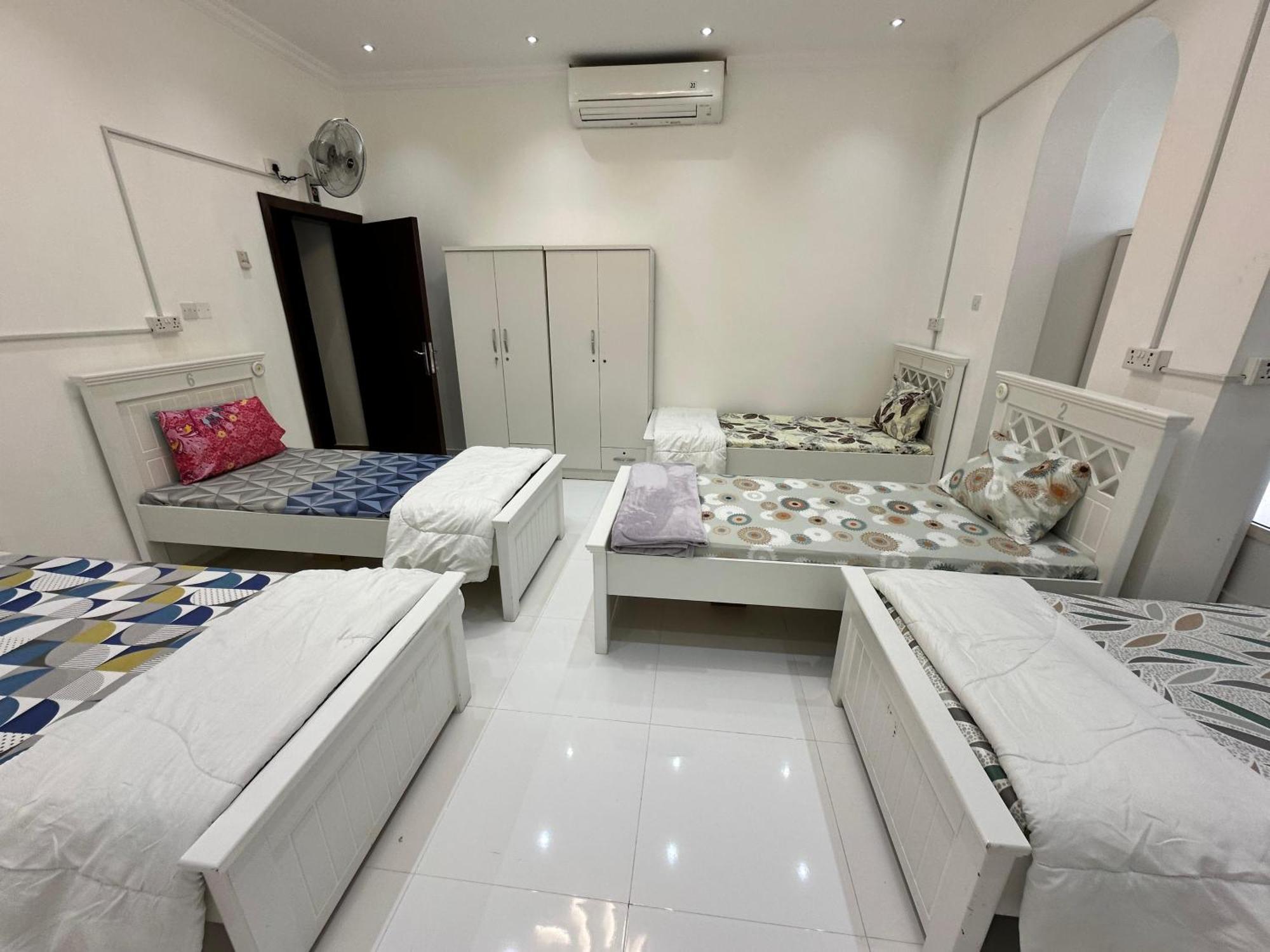 International Abu-Dhabi Hostel Villa Abou Dabi Extérieur photo