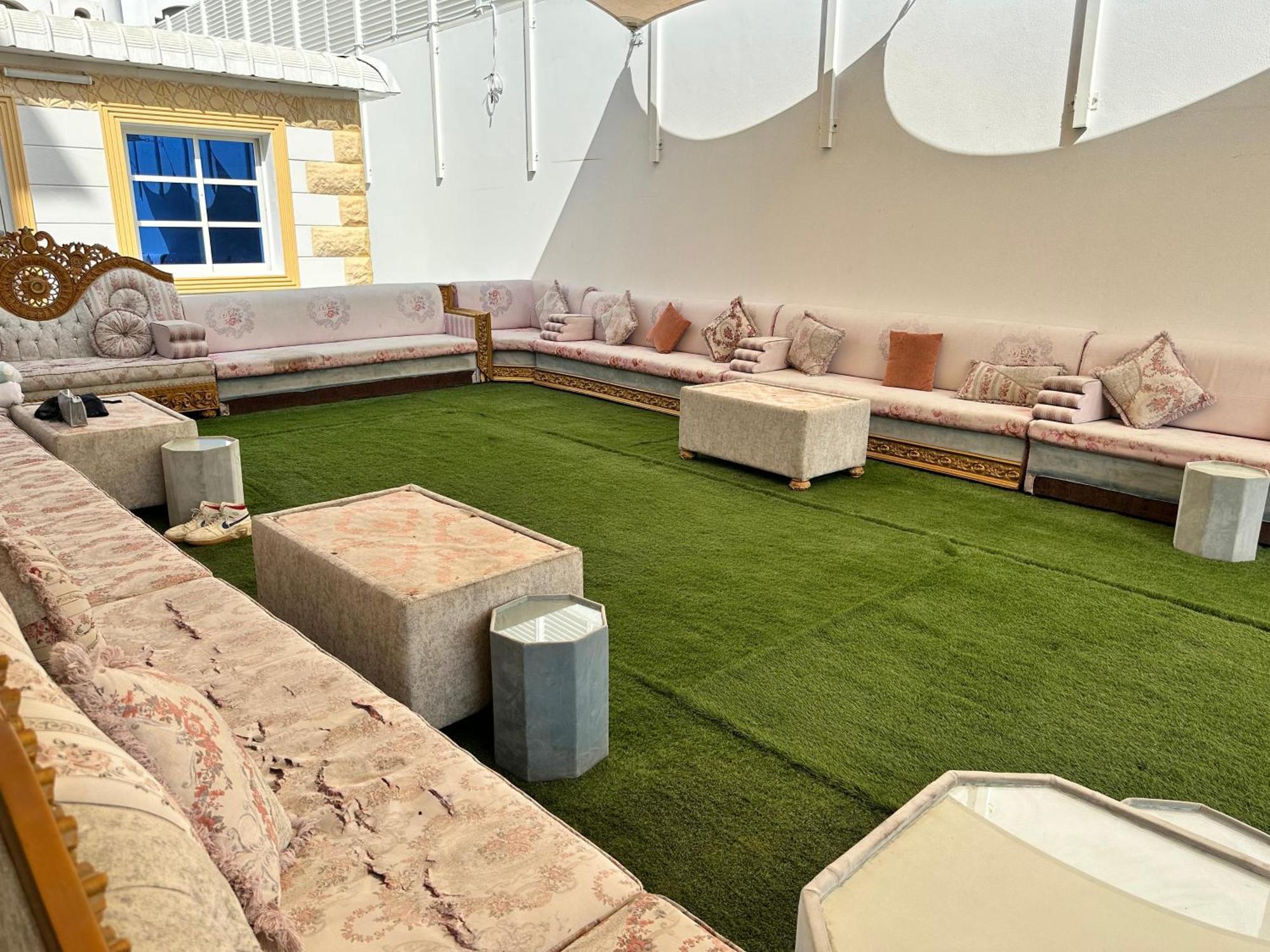 International Abu-Dhabi Hostel Villa Abou Dabi Extérieur photo