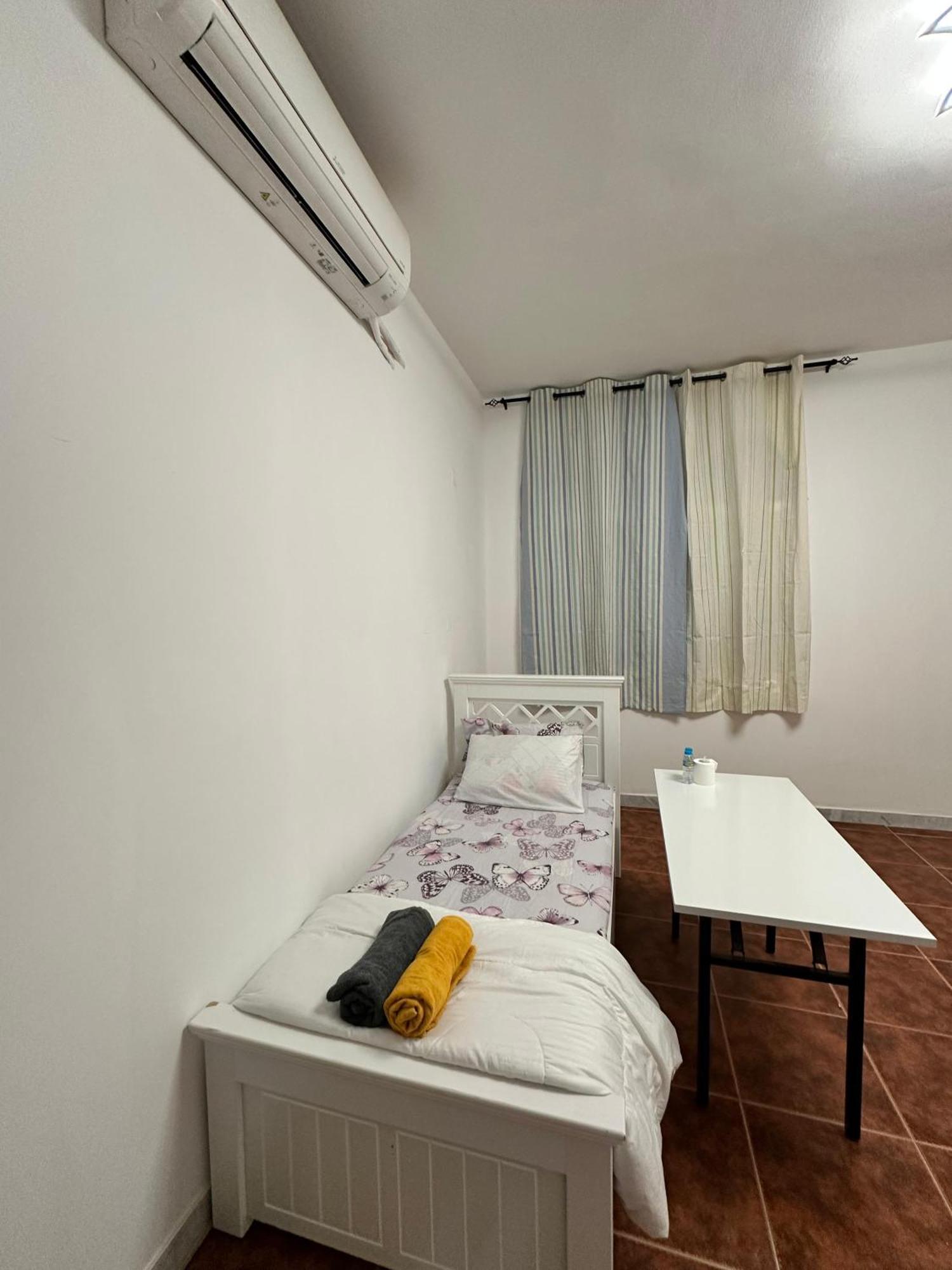 International Abu-Dhabi Hostel Villa Abou Dabi Extérieur photo