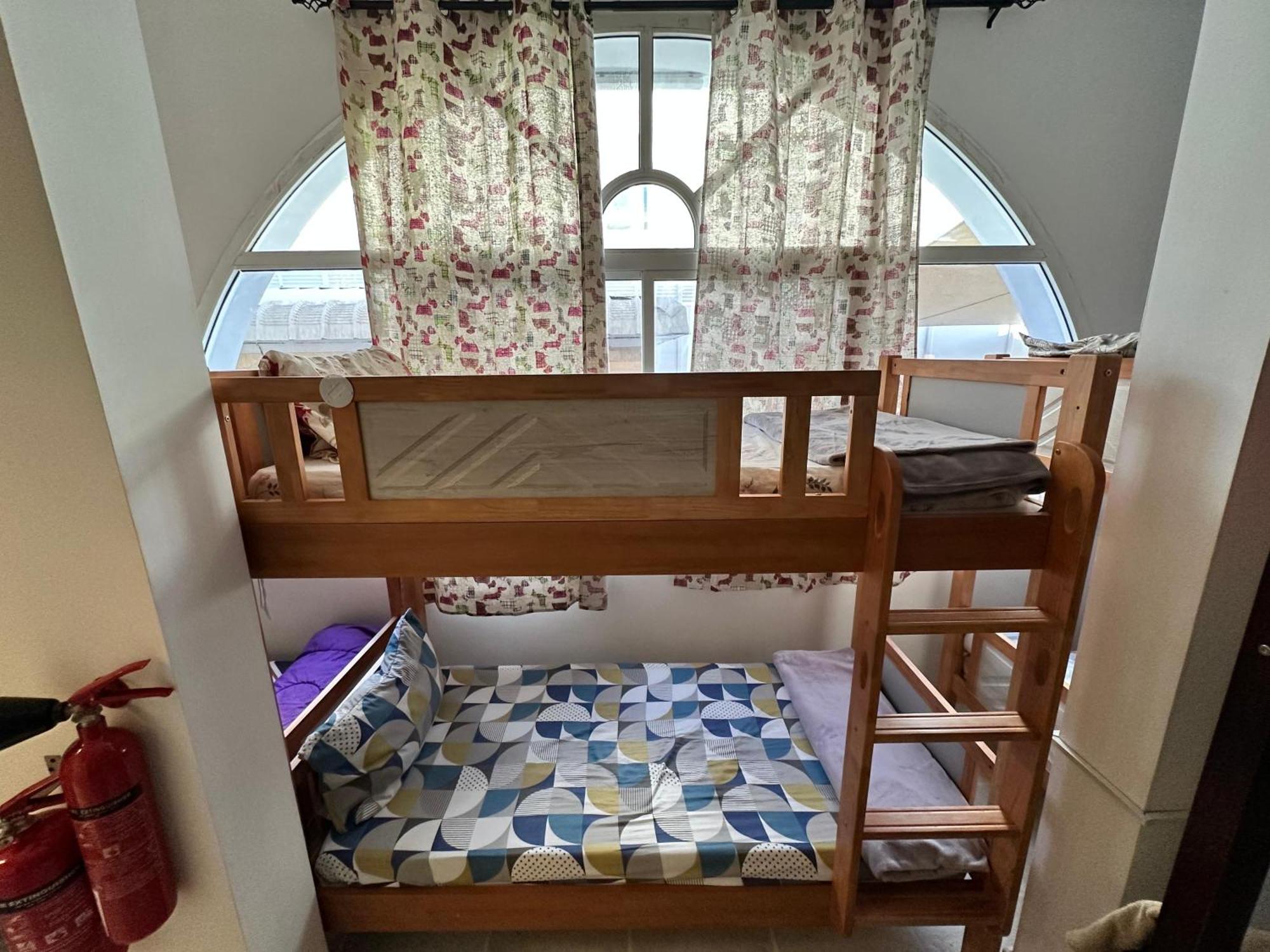 International Abu-Dhabi Hostel Villa Abou Dabi Extérieur photo